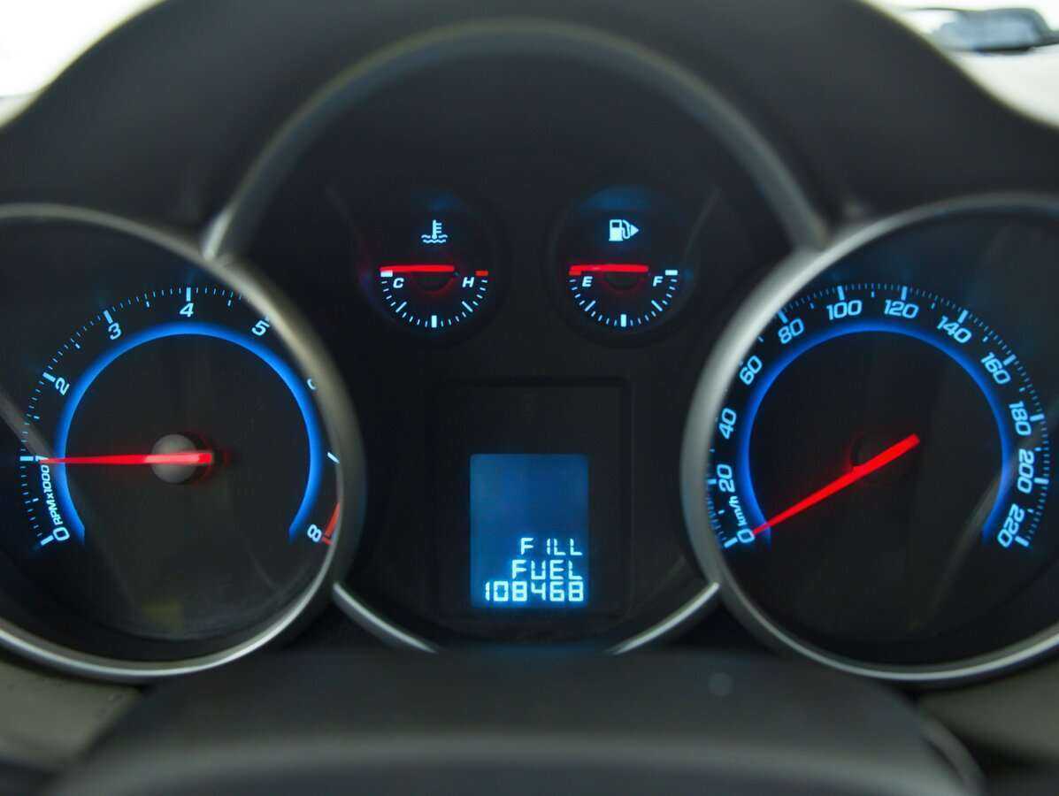 Б/У Шевроле Круз 2013 года. Фото: #12