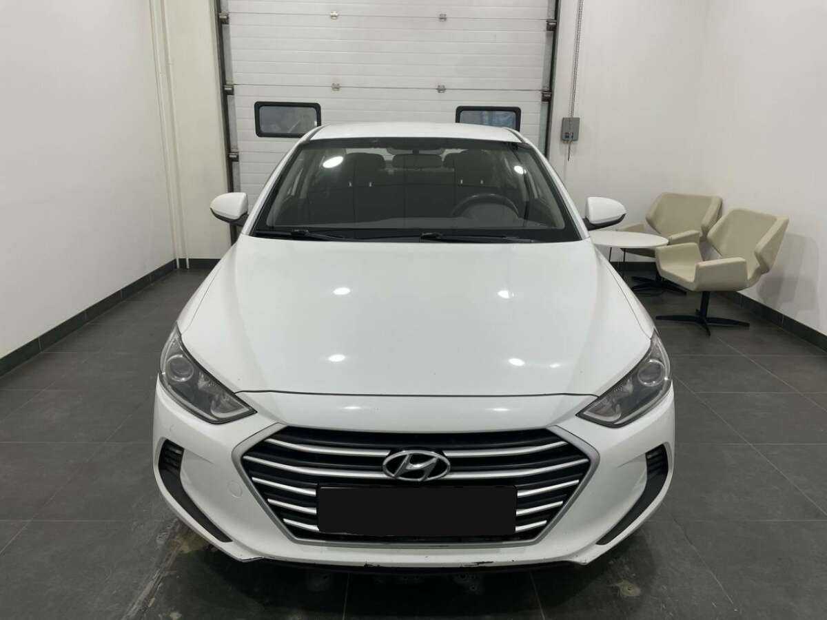 Б/У Хендай Елантра 2016 года. Фото: #1