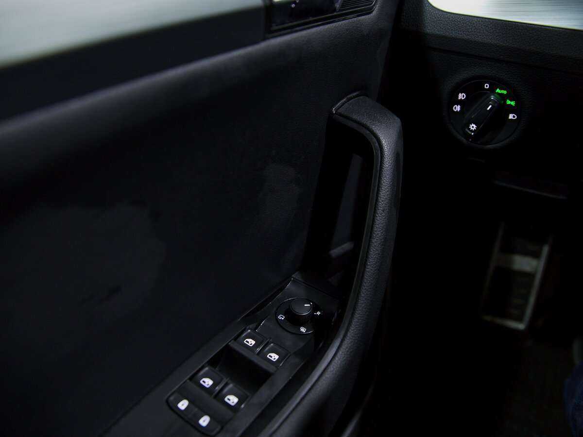 Skoda Superb 2021 года с пробегом. Фото: #6