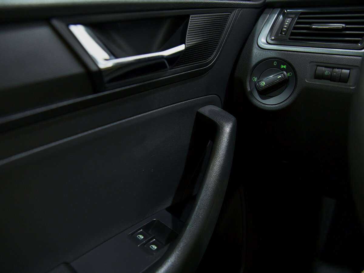 Б/У Шкода Рапид 2018 года. Фото: #7