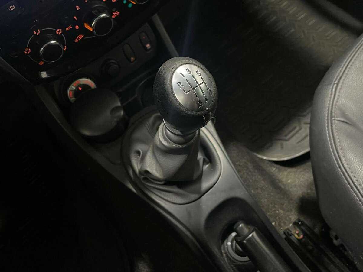 Б/У Ниссан Террано 2015 года. Фото: #9