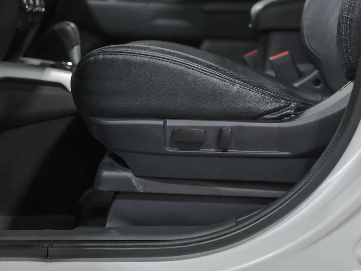 Б/У Митсубиши АС-Икс 2013 года. Фото: #14