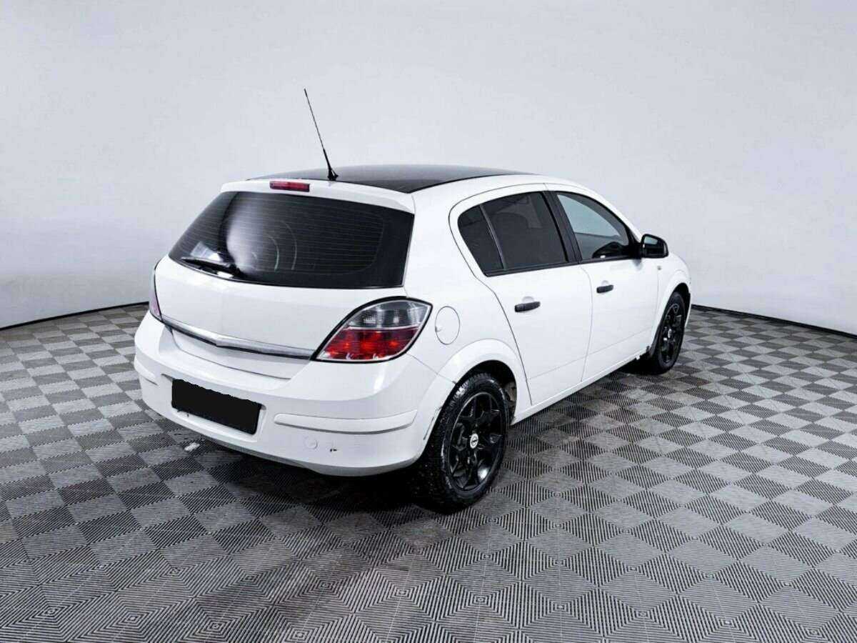 Б/У Опель Астра 2012 года. Фото: #3