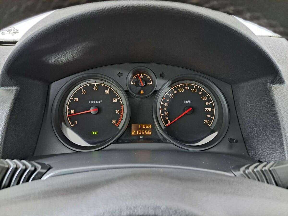 Б/У Опель Астра 2012 года. Фото: #10