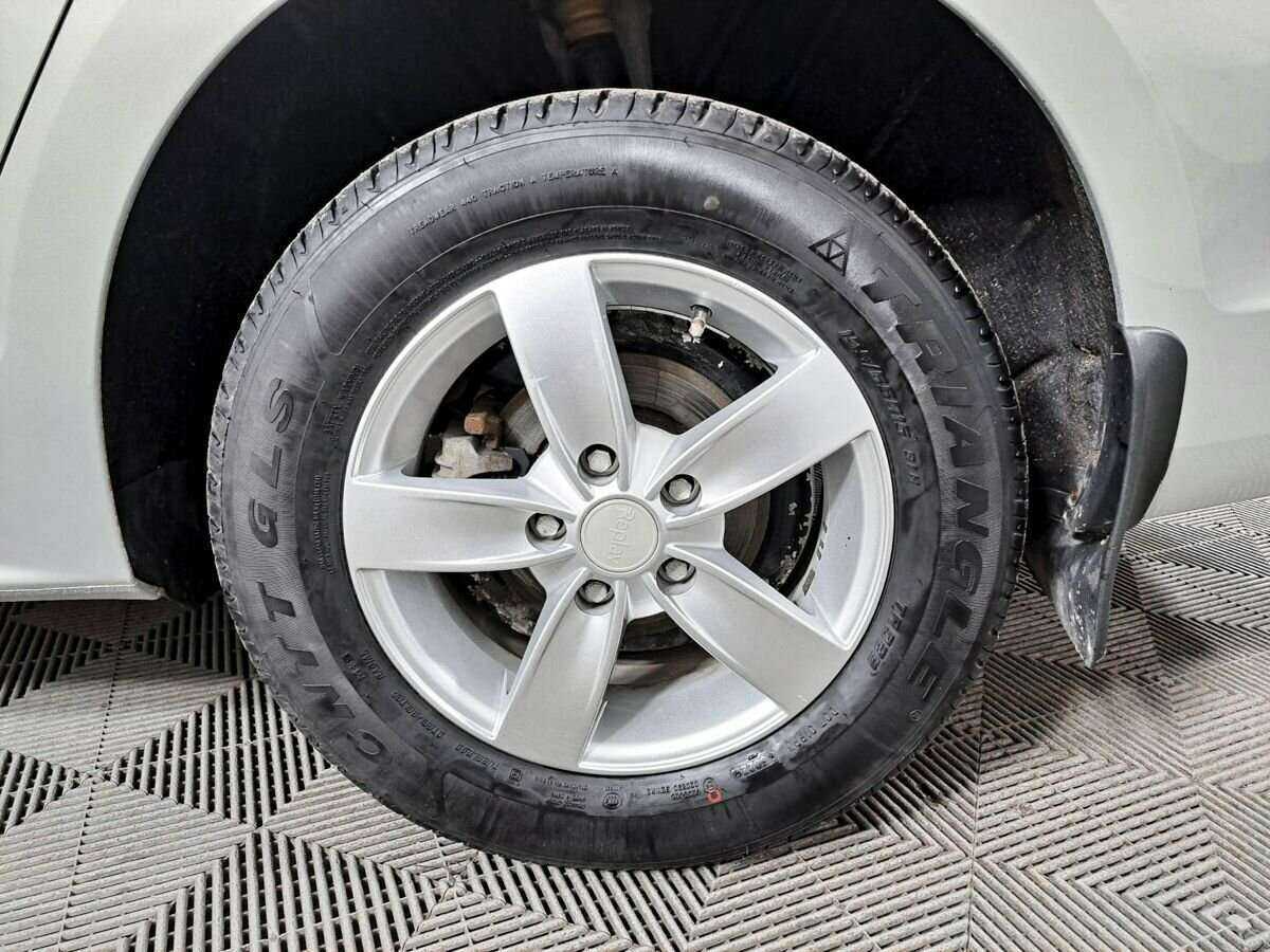 Б/У Фольксваген Джетта 2014 года. Фото: #17