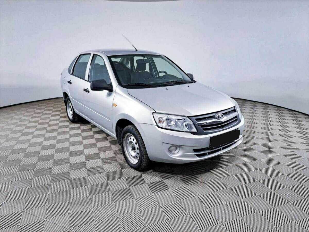 Б/У Лада (ВАЗ) Гранта 2013 года. Фото: #2