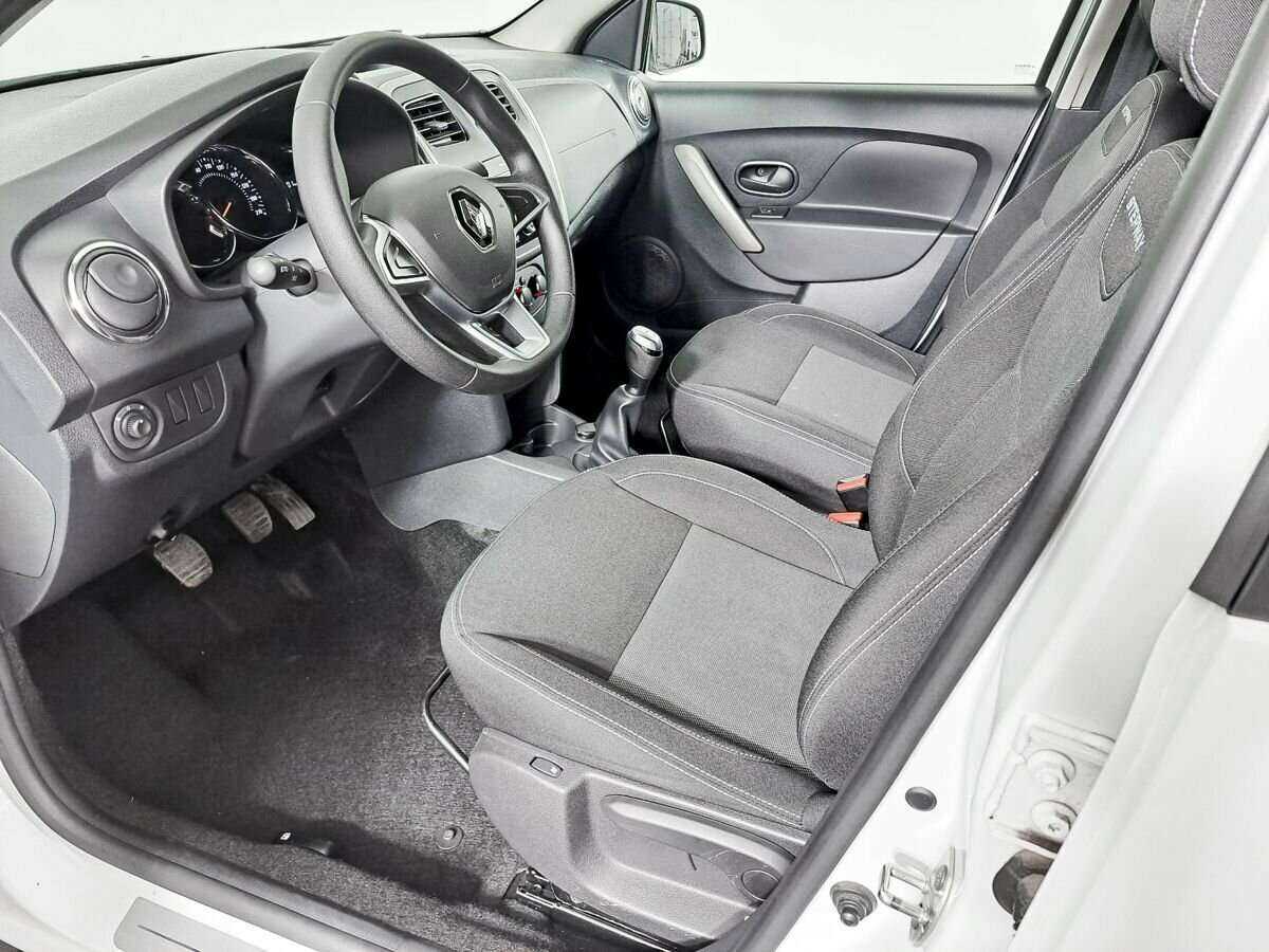 Б/У Рено Логан 2021 года. Фото: #13