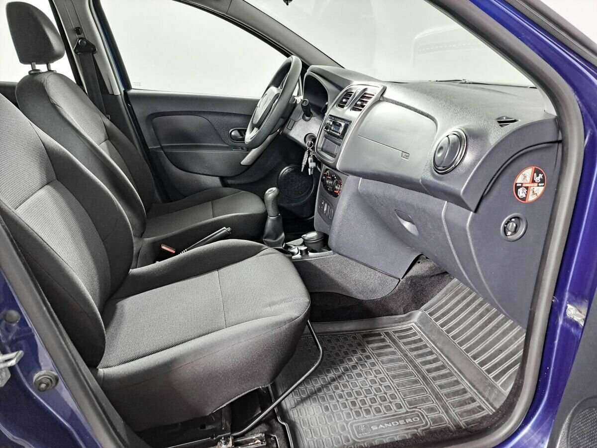 Б/У Рено Сандеро 2015 года. Фото: #8