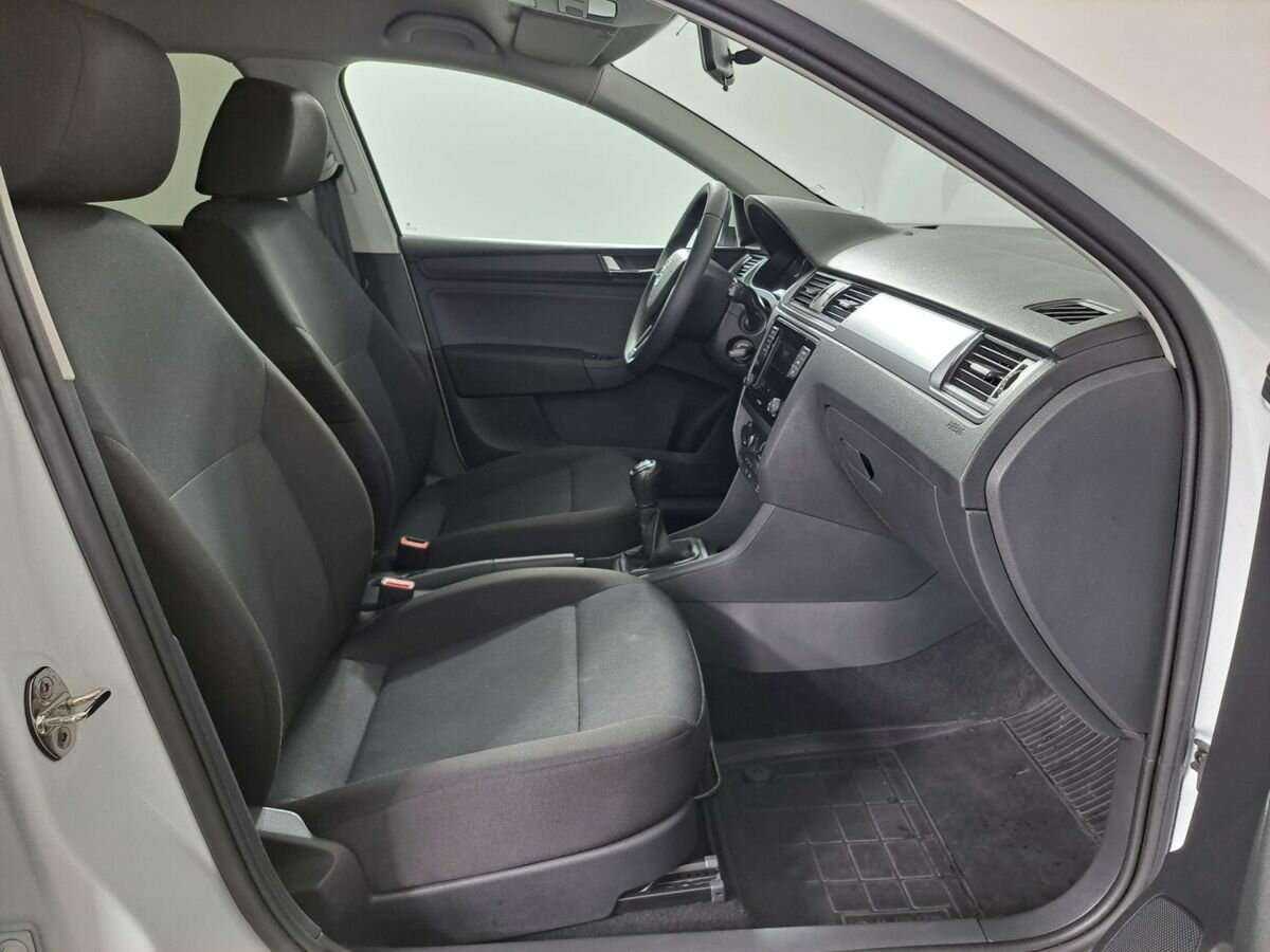 Б/У Шкода Рапид 2018 года. Фото: #8