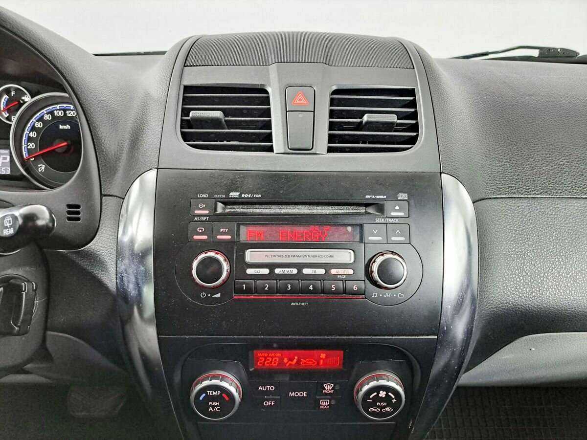 Б/У Сузуки С-Икс4 2012 года. Фото: #12