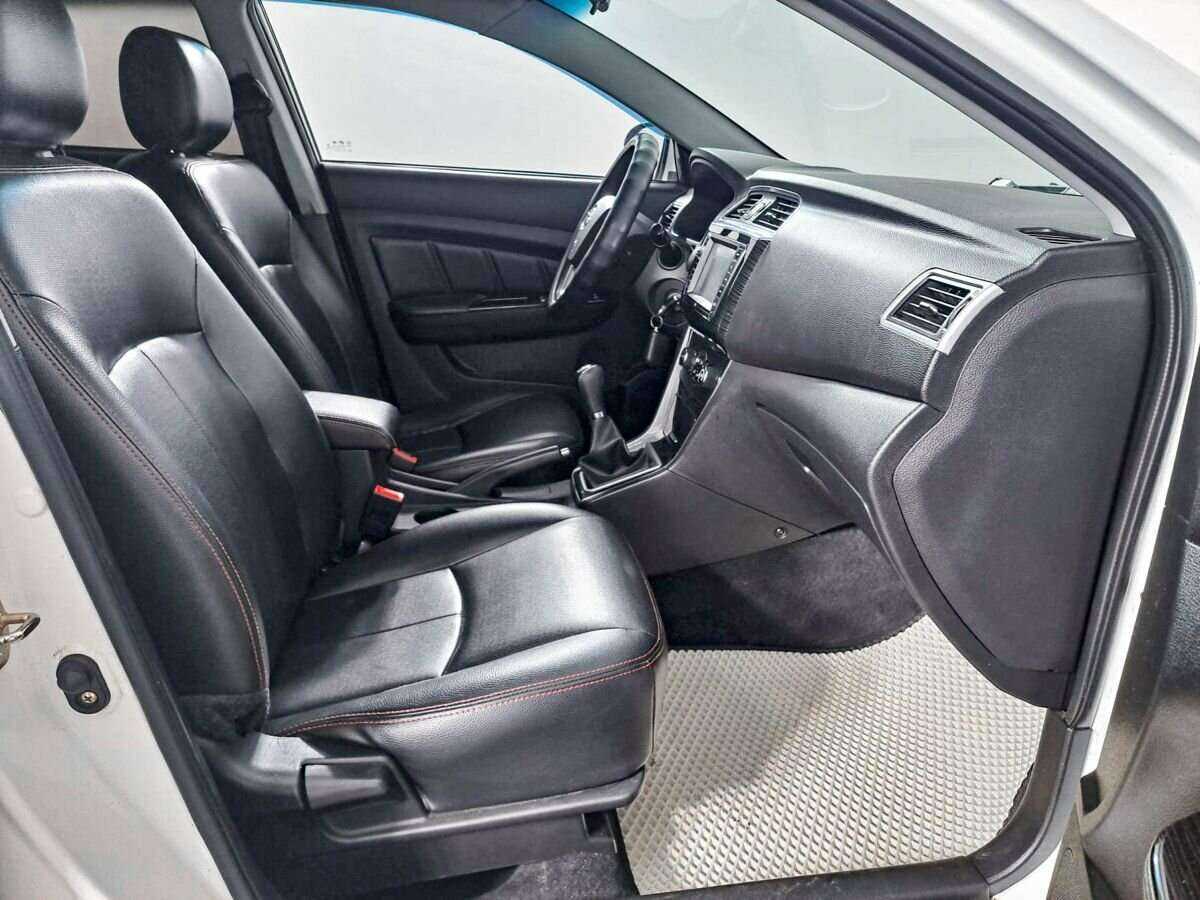 Б/У Лифан Солано 2016 года. Фото: #8