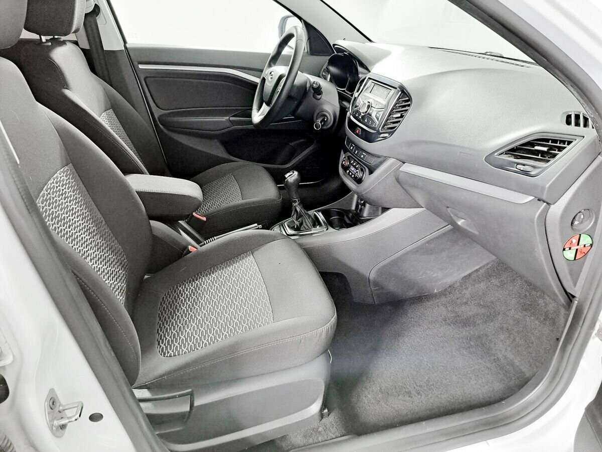 Б/У Лада (ВАЗ) Веста 2019 года. Фото: #8