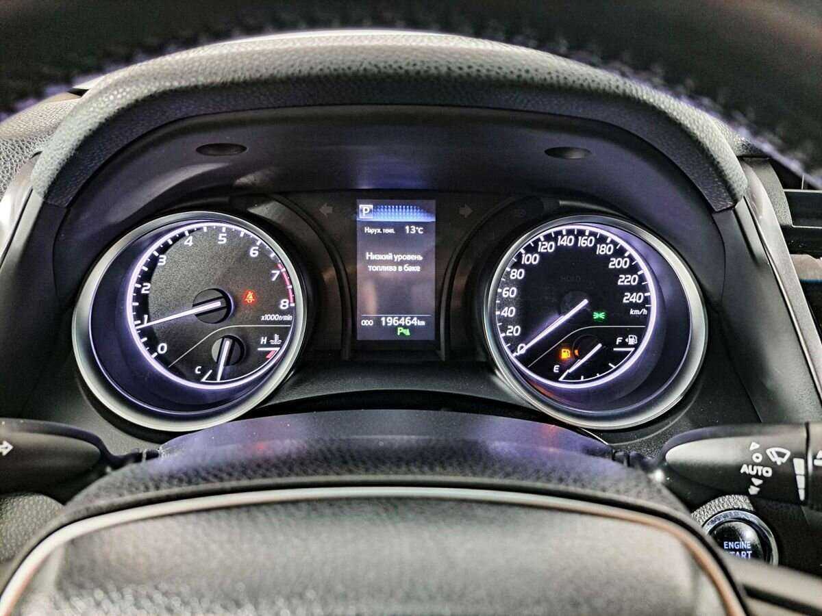 Б/У Тойота Камри 2018 года. Фото: #10