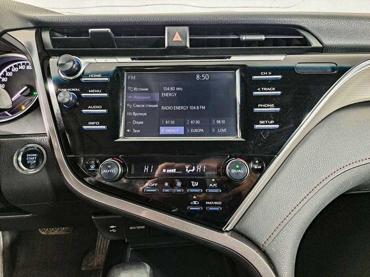 Б/У Тойота Камри 2018 года. Фото: #12