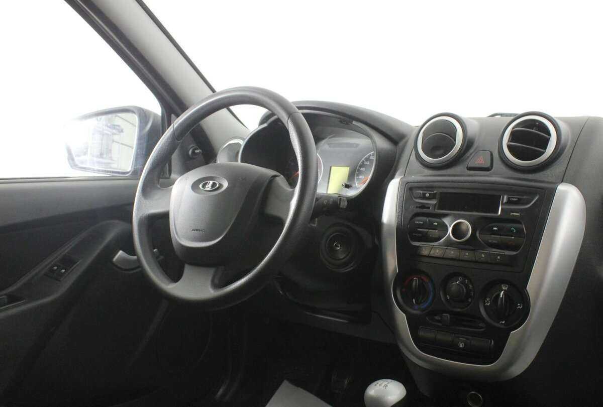 Б/У Лада (ВАЗ) Гранта 2015 года. Фото: #6