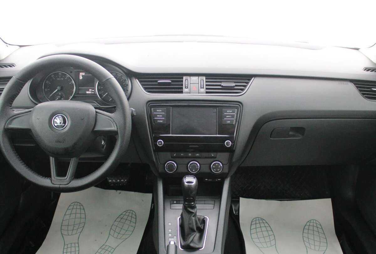 Б/У Шкода Октавия 2017 года. Фото: #10