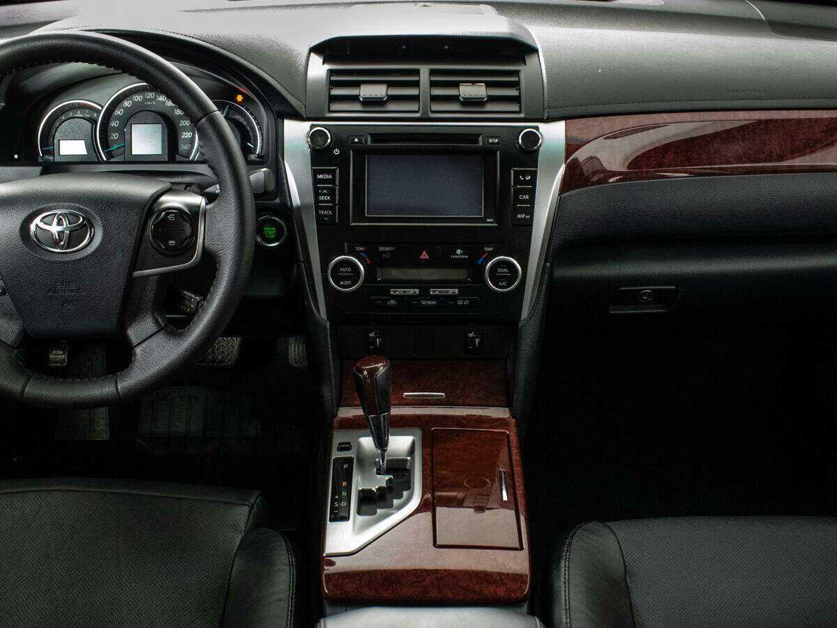 Б/У Тойота Камри 2014 года. Фото: #11