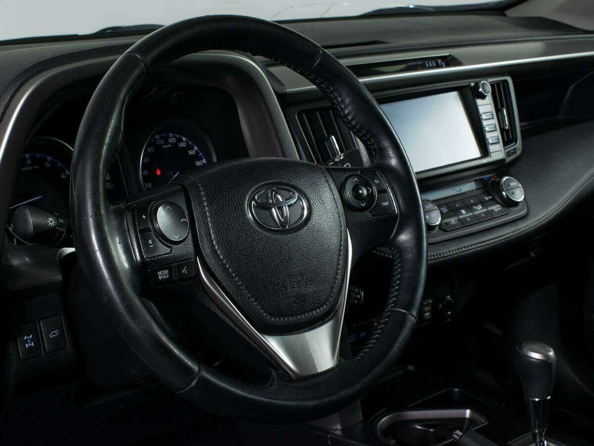 Toyota RAV4 2017 года с пробегом. Фото: #13