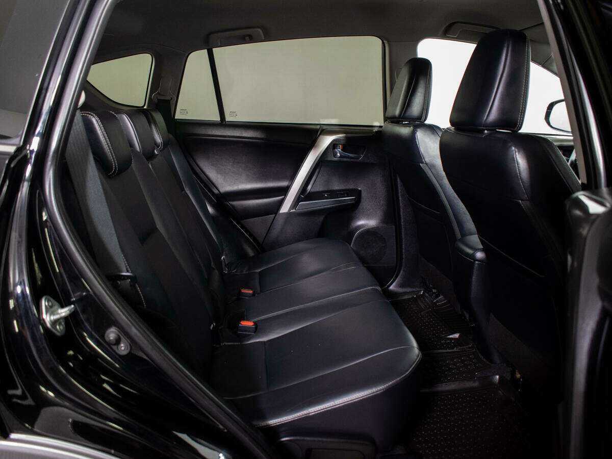 Toyota RAV4 2017 года с пробегом. Фото: #7