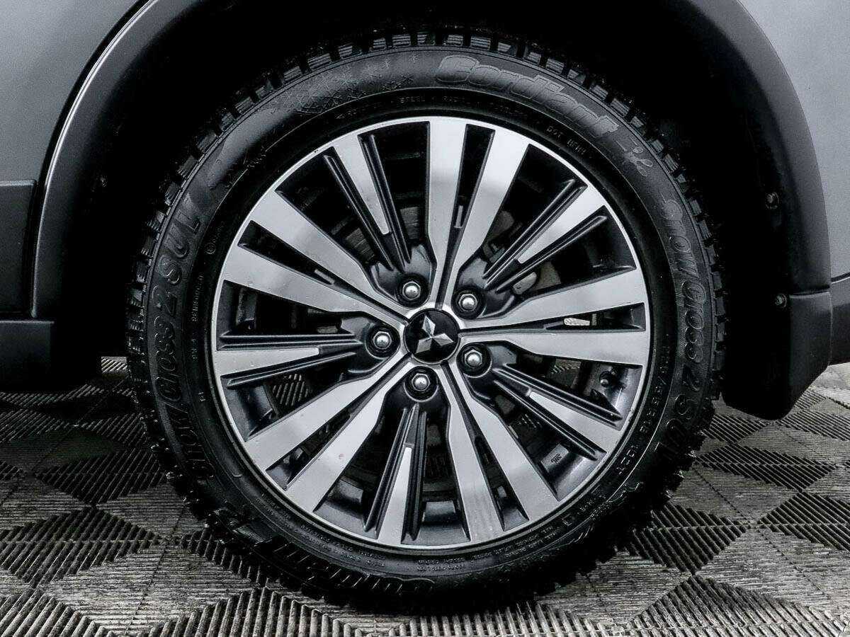 Mitsubishi Outlander 2021 года с пробегом. Фото: #11