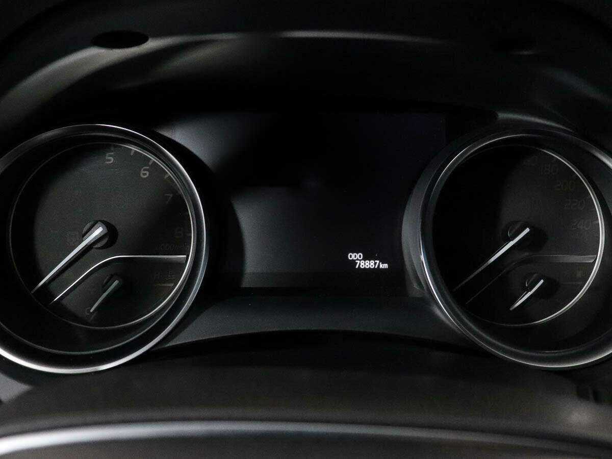 Toyota Camry 2019 года с пробегом. Фото: #8