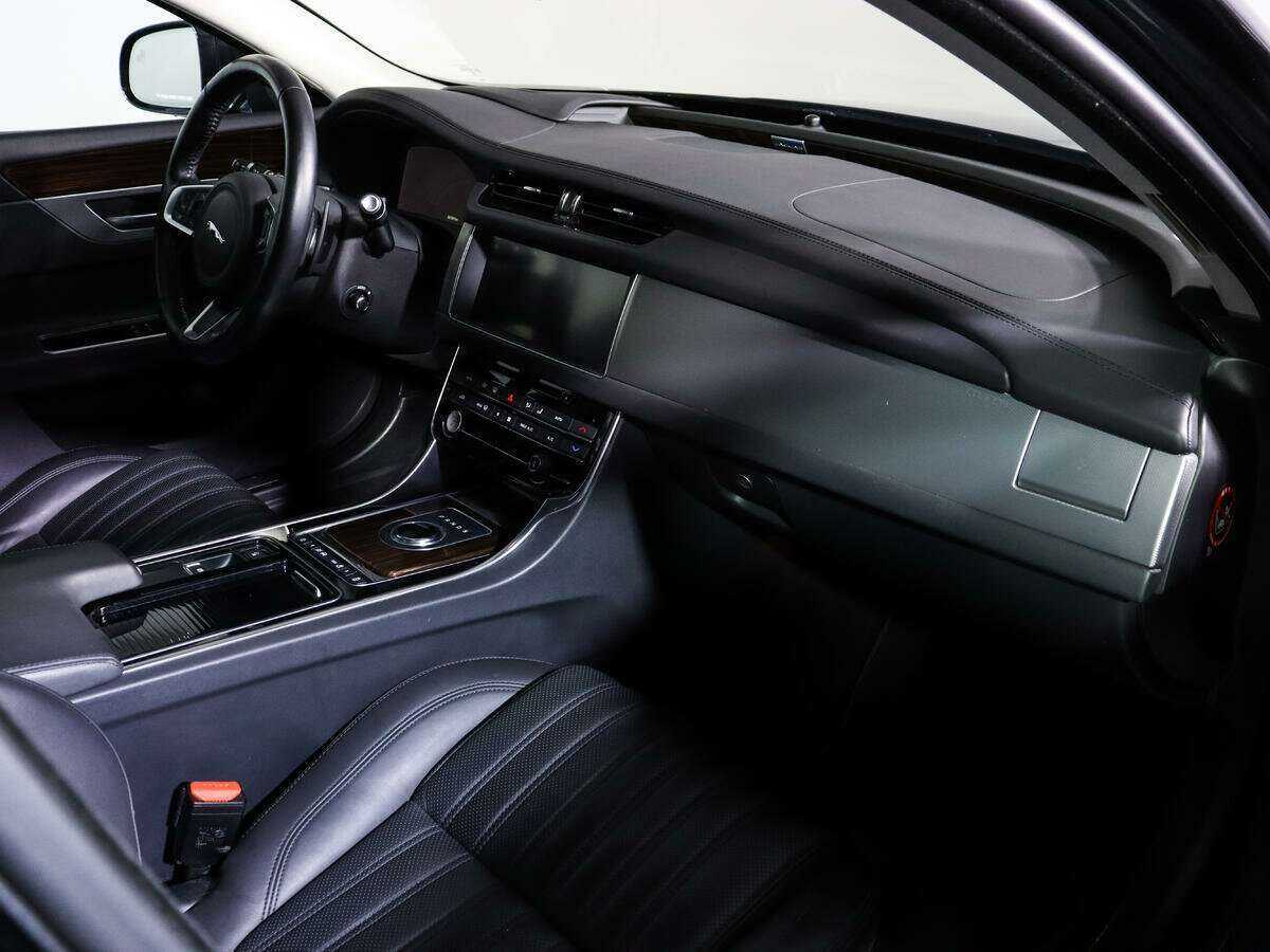 Jaguar XF 2018 года с пробегом. Фото: #7