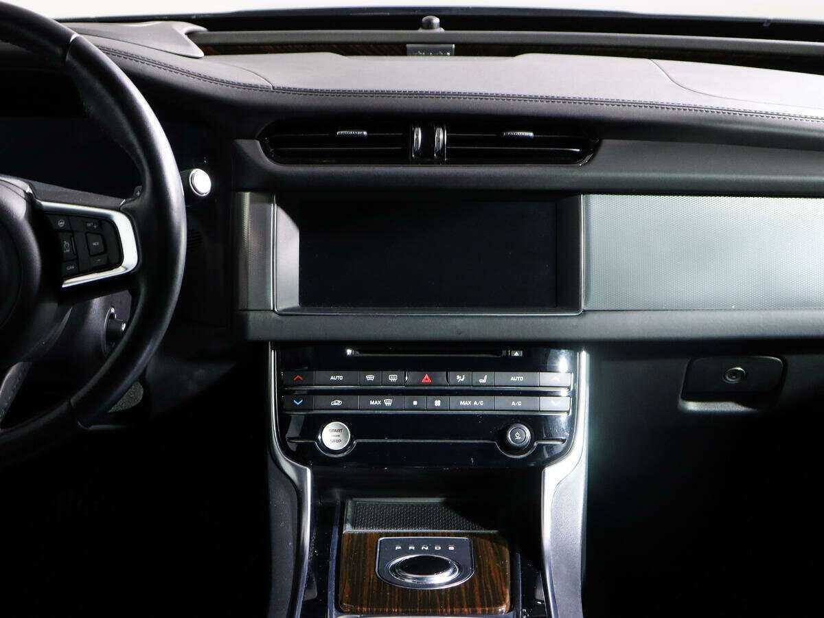 Jaguar XF 2018 года с пробегом. Фото: #11
