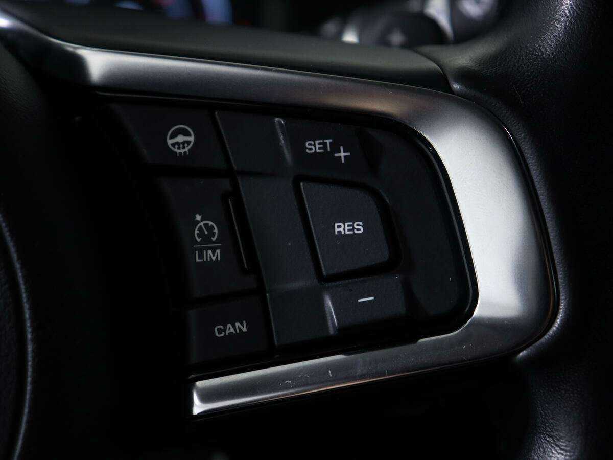 Jaguar XF 2018 года с пробегом. Фото: #20