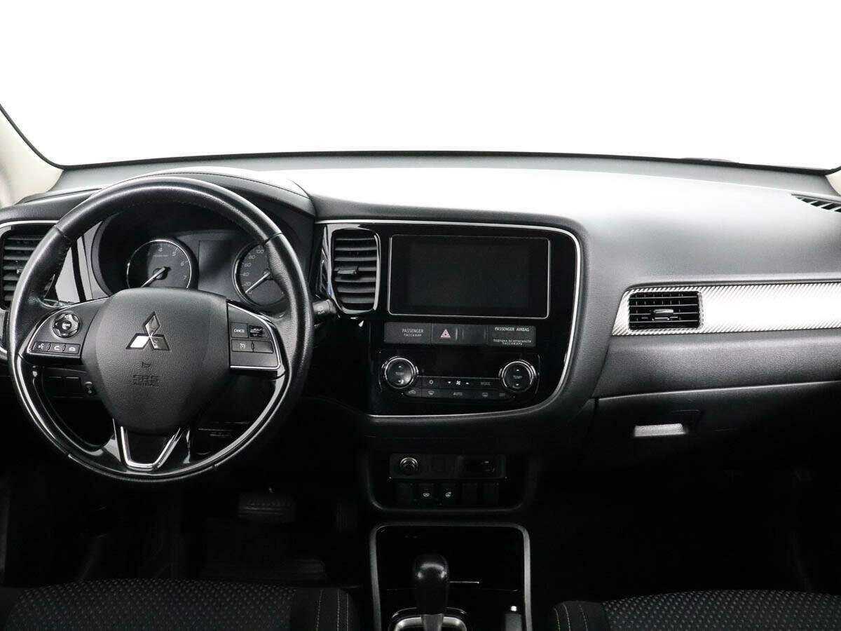 Mitsubishi Outlander 2018 года с пробегом. Фото: #10