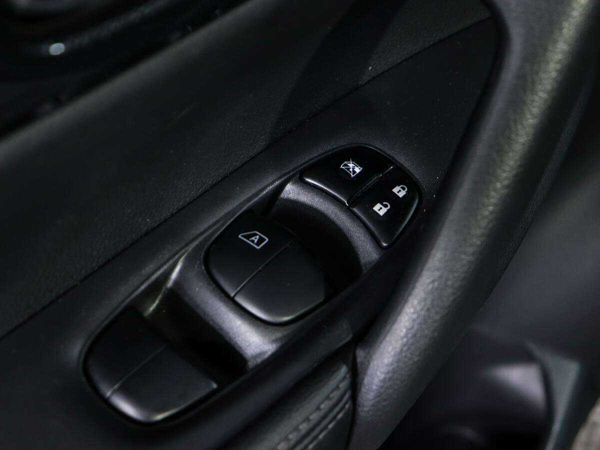 Б/У Ниссан Икс-Трейл 2015 года. Фото: #16