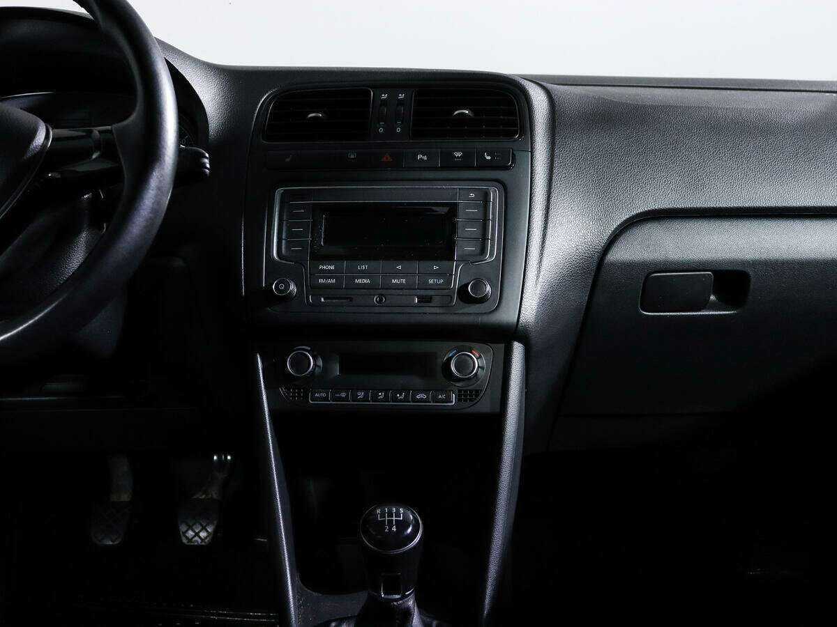 Б/У Фольксваген Поло 2016 года. Фото: #9