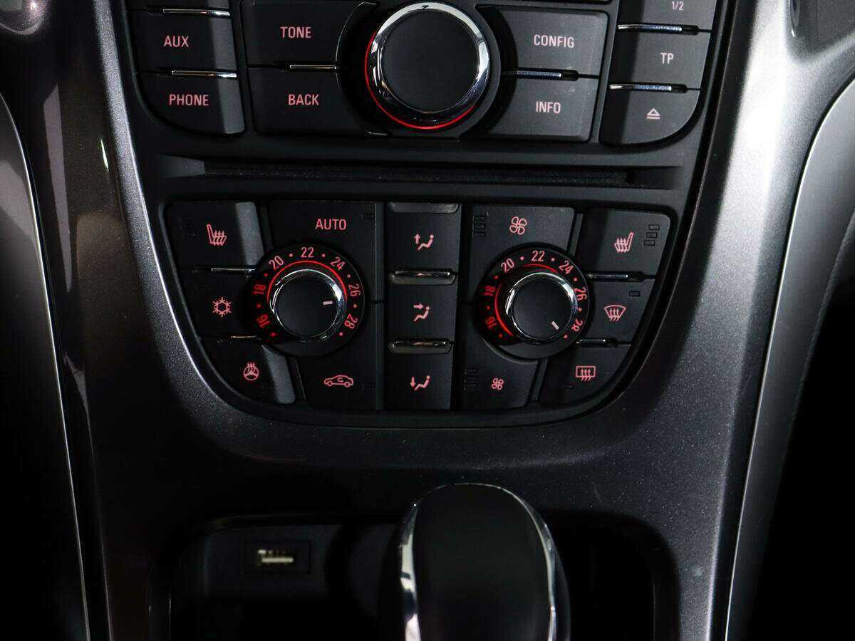 Б/У Опель Астра 2013 года. Фото: #17