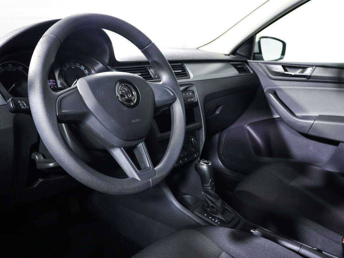 Б/У Шкода Рапид 2018 года. Фото: #12