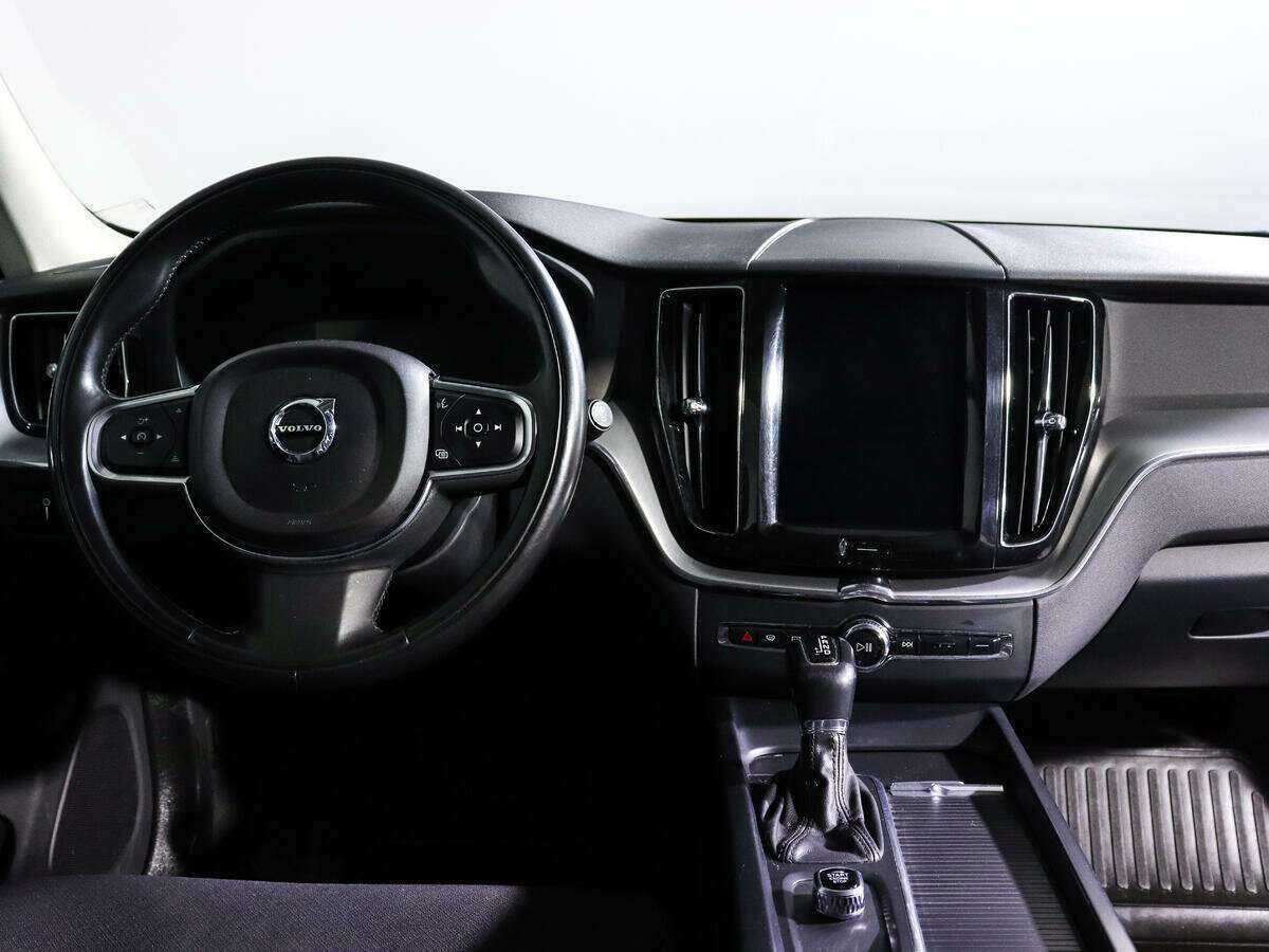 Volvo XC60 2018 года с пробегом. Фото: #11