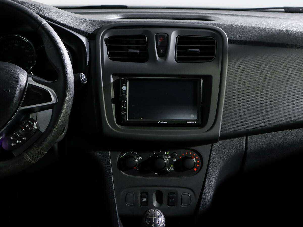 Б/У Рено Логан 2020 года. Фото: #12