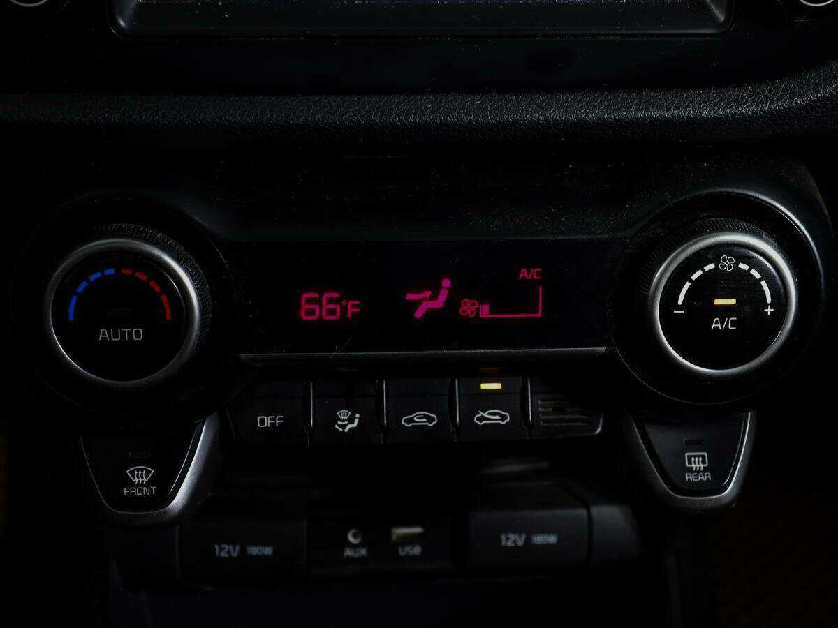 Б/У Киа Рио 2018 года. Фото: #18