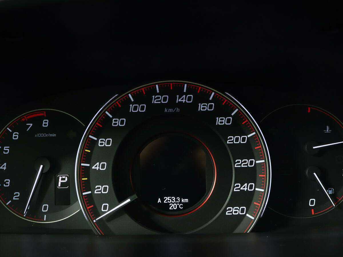 Б/У Хонда Аккорд 2013 года. Фото: #7