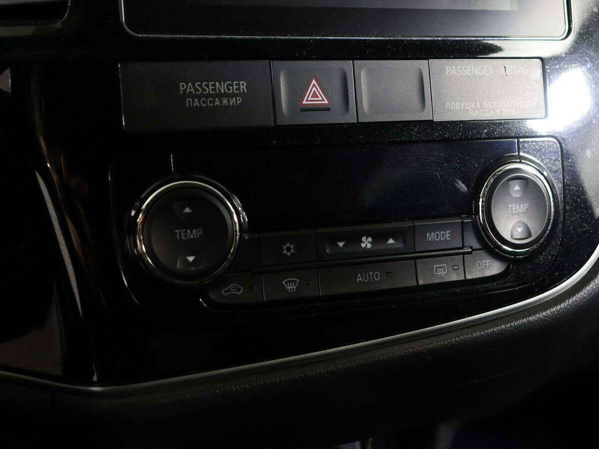 Б/У Митсубиши Оутлэндер 2018 года. Фото: #18