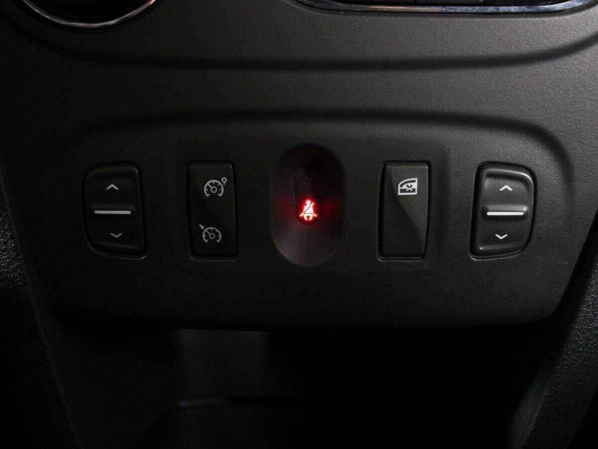 Б/У Рено Сандеро 2015 года. Фото: #15