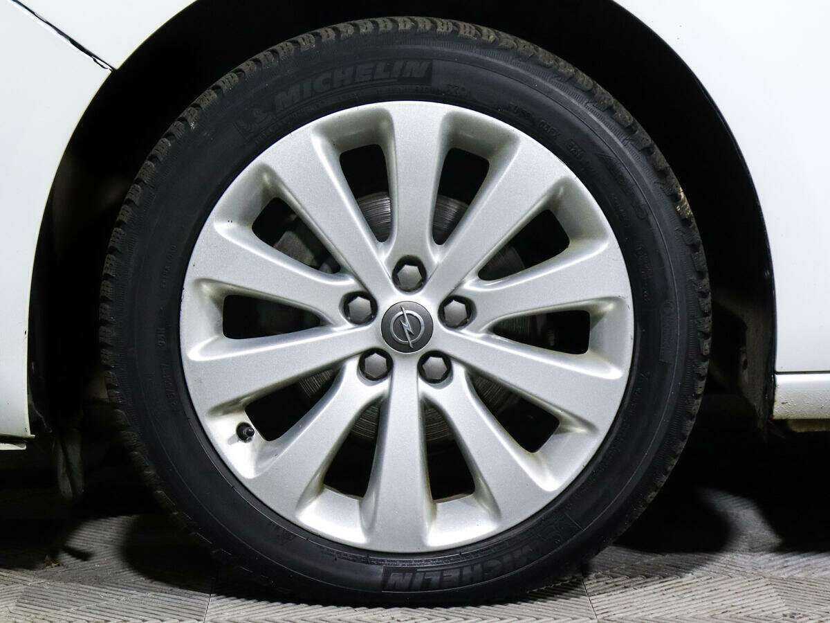 Б/У Опель Астра 2014 года. Фото: #14