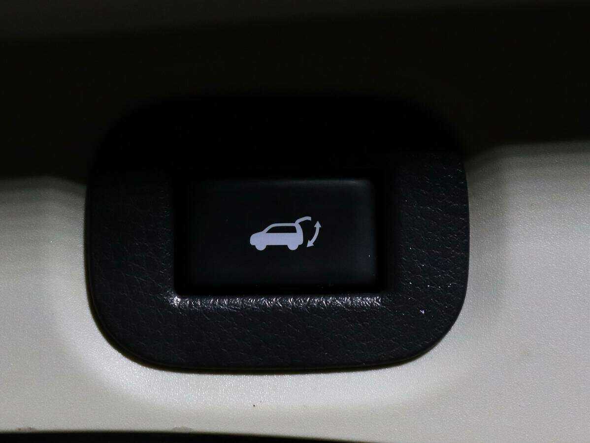 Б/У Ниссан Икс-Трейл 2015 года. Фото: #15