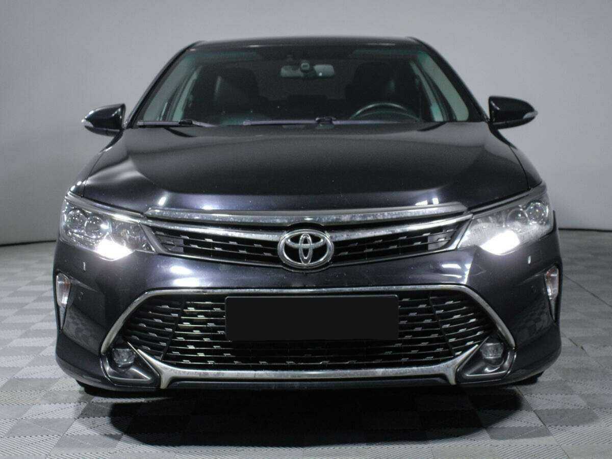 Toyota Camry 2018 года с пробегом. Фото: #1