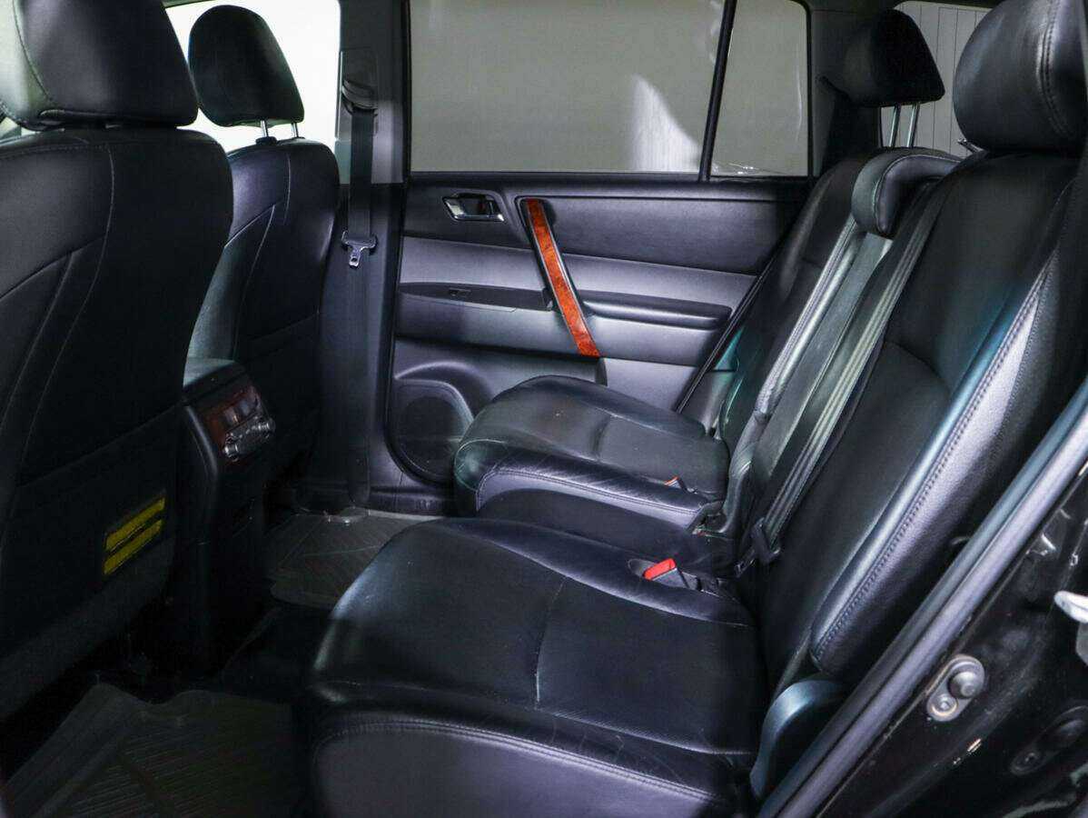 Toyota Highlander 2012 года с пробегом. Фото: #9