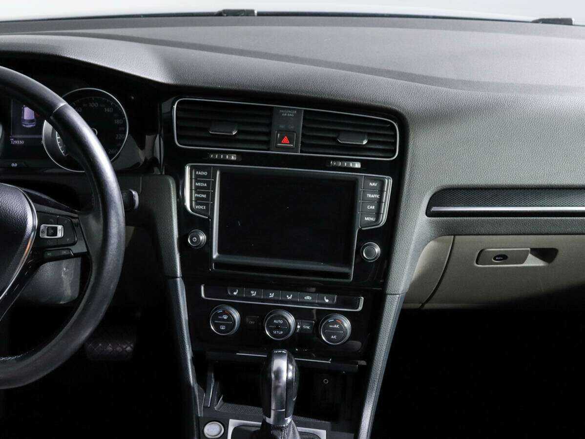 Б/У Фольксваген Гольф 2013 года. Фото: #12