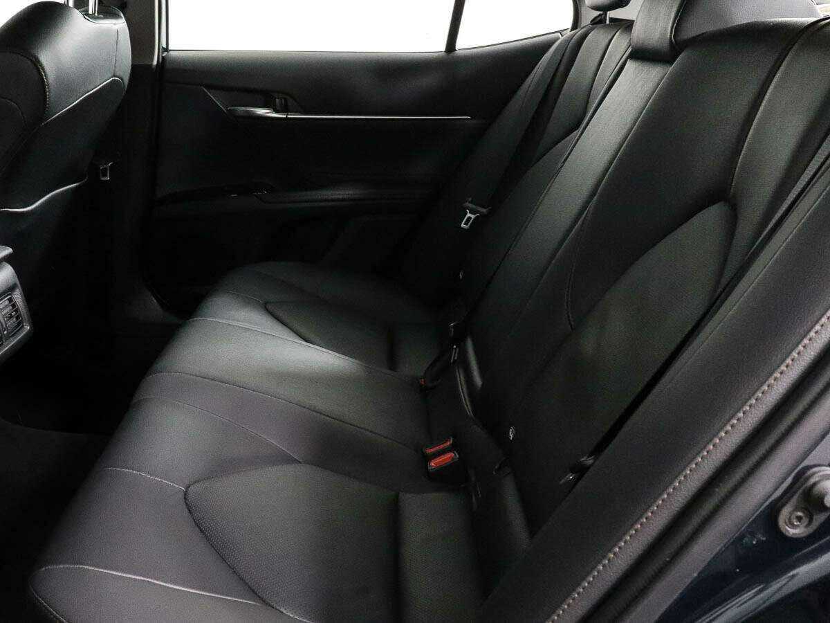 Toyota Camry 2020 года с пробегом. Фото: #5