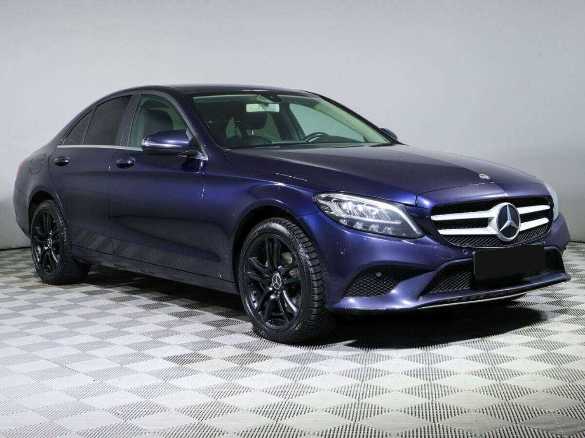 Mercedes-Benz C-Класс 2018 года с пробегом. Фото: #2
