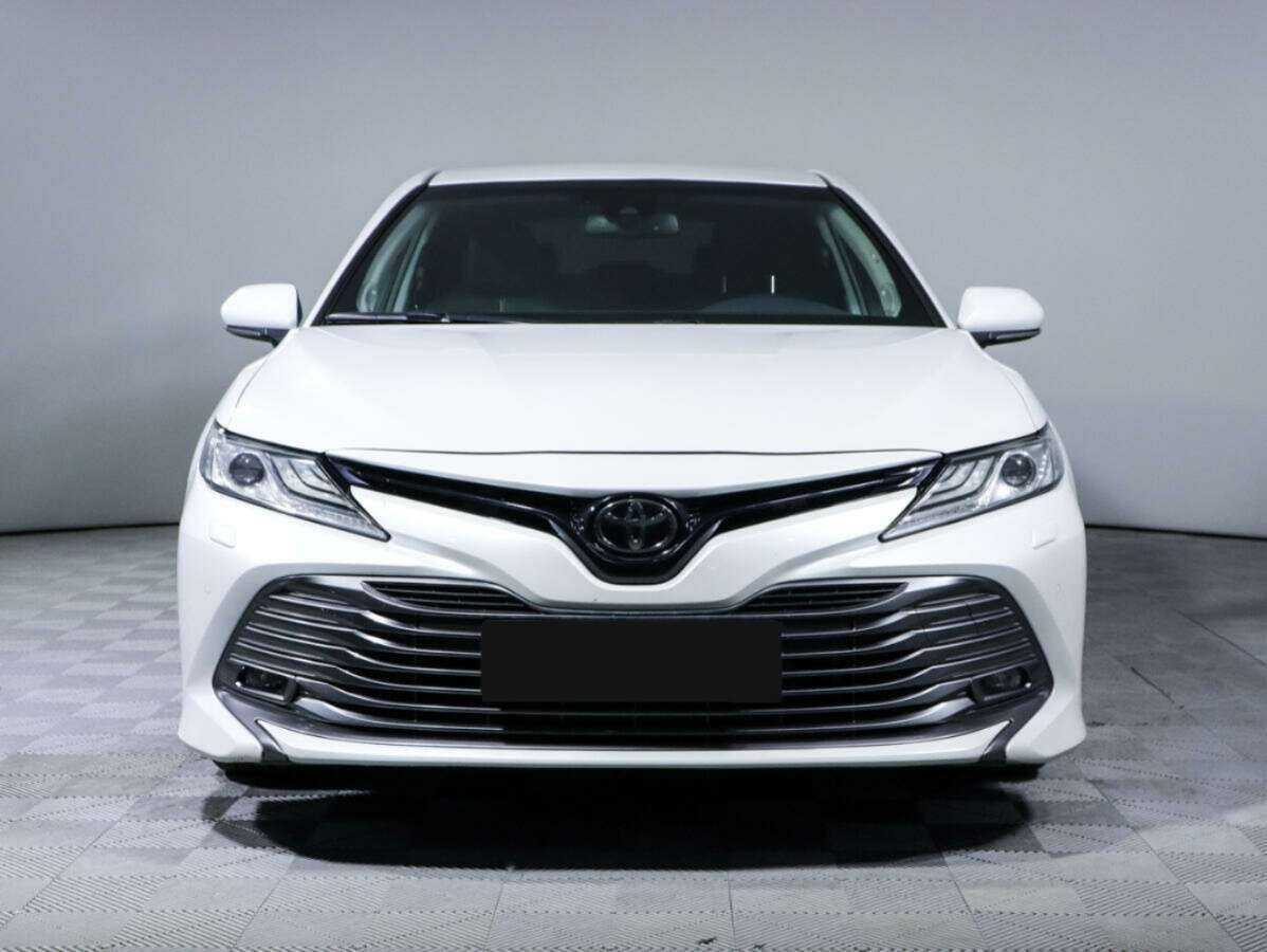 Toyota Camry 2018 года с пробегом. Фото: #1