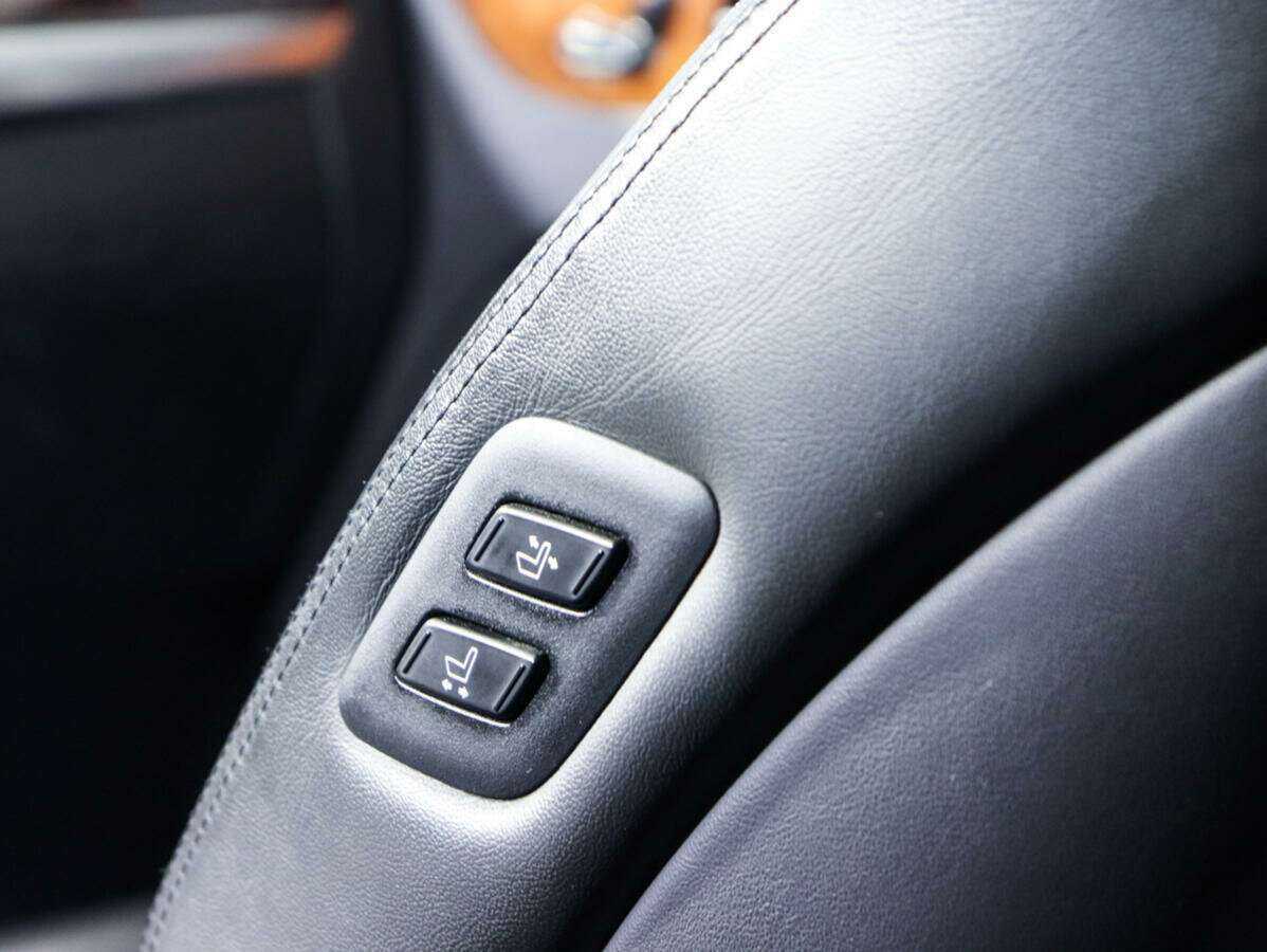 Hyundai Equus 2014 года с пробегом. Фото: #14