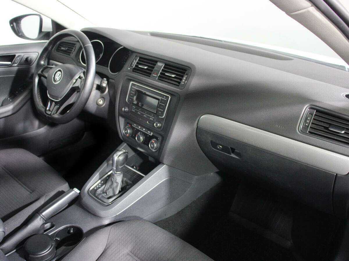 Б/У Фольксваген Джетта 2016 года. Фото: #8