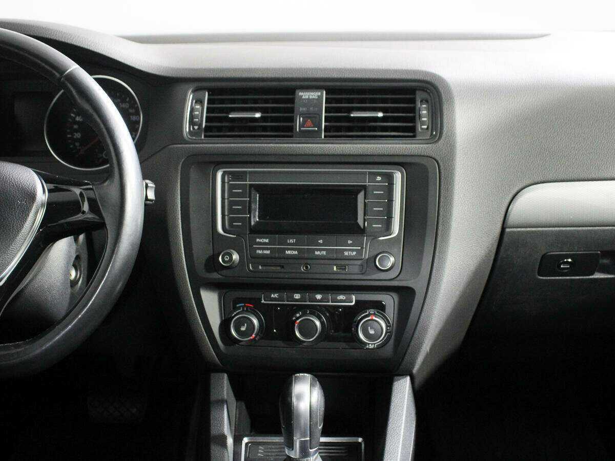 Б/У Фольксваген Джетта 2016 года. Фото: #12